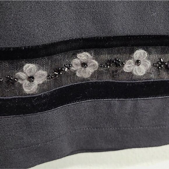 Moschino Pencil‎ Skirt Womens 8 Black With Floral Embroidery - Picture 3 of 5